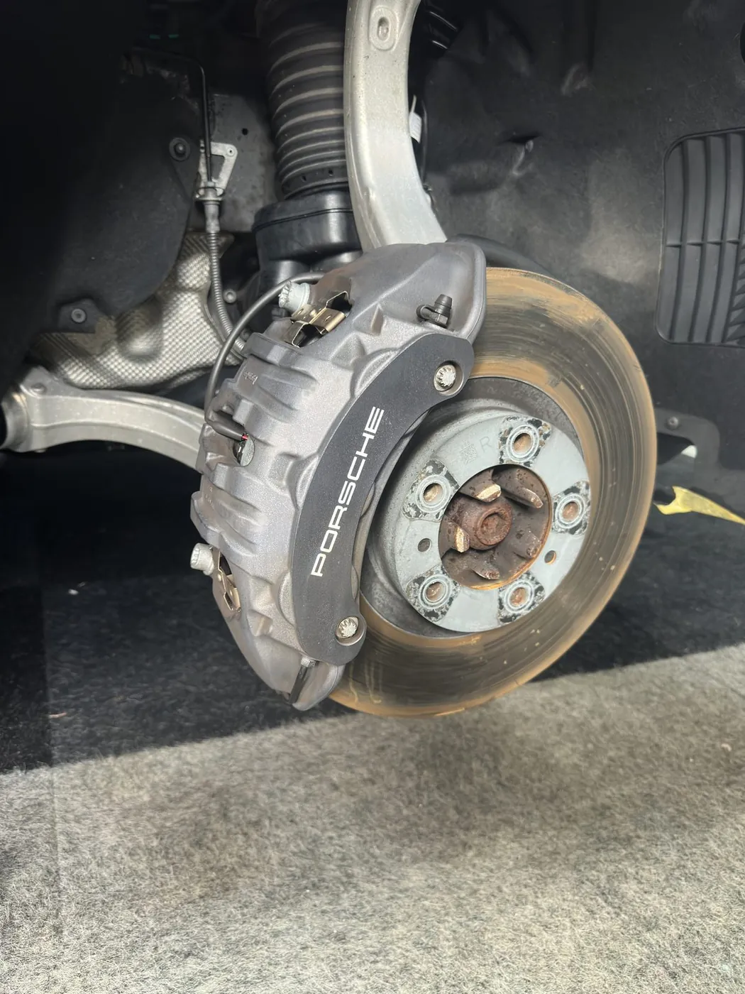 Porsche remklauw voorbeeld