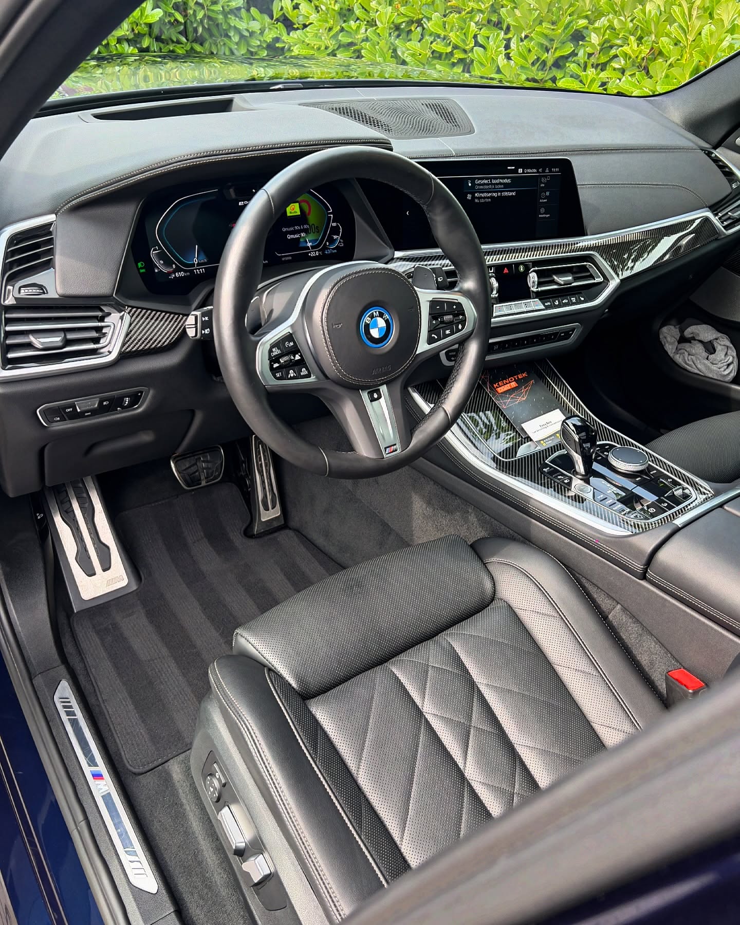 BMW interieur na professionele leerbehandeling door EB Automotive
