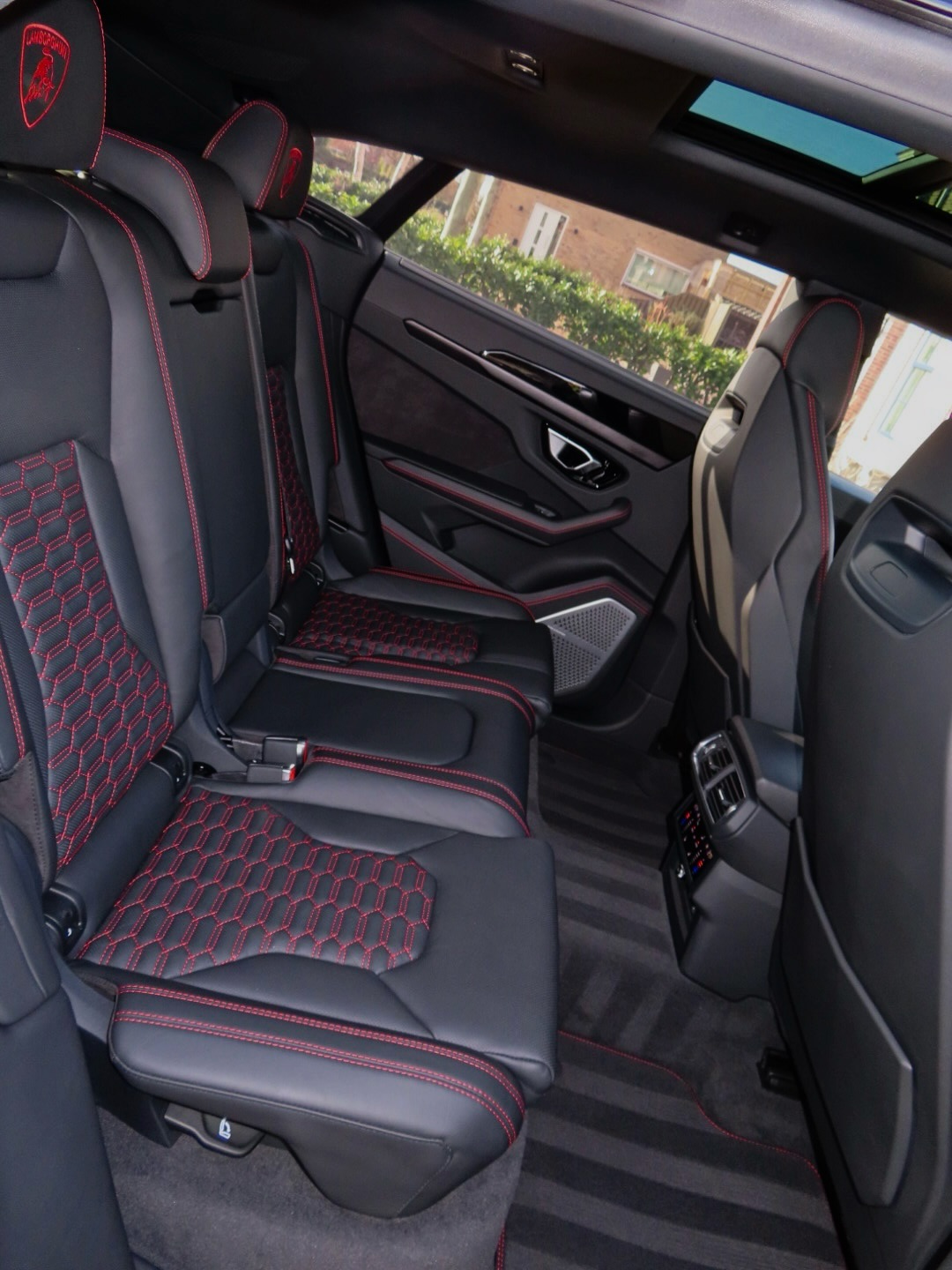 Lamborghini Urus interieur na professionele detailing door EB Automotive